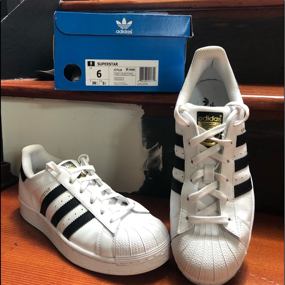 adidas Originals Superstar Foundation. 6 Runs LG.